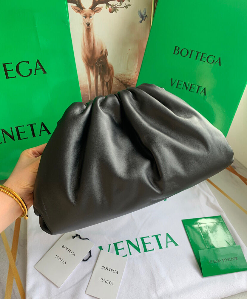 Bottega Veneta Teen Pouch Leather Clutch Black